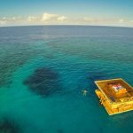 The Manta Resort Underwater Room: La Experiencia Submarina de Lujo que Todos Quieren Vivir